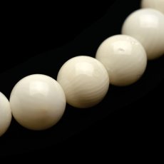 画像5: ホワイトコーラル(白珊瑚)(3Aランク) - 8mm玉、サイズ15.5cm (5)