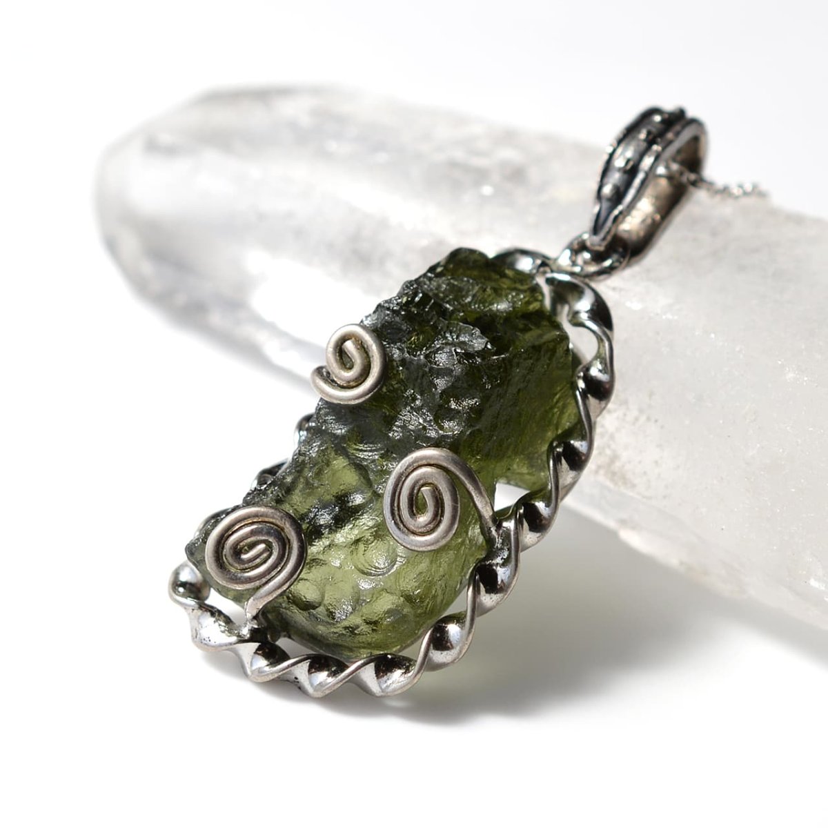 画像2: モルダバイト - 約8g、シルバー925あずきチェーン45cm【ケース付】 (2)