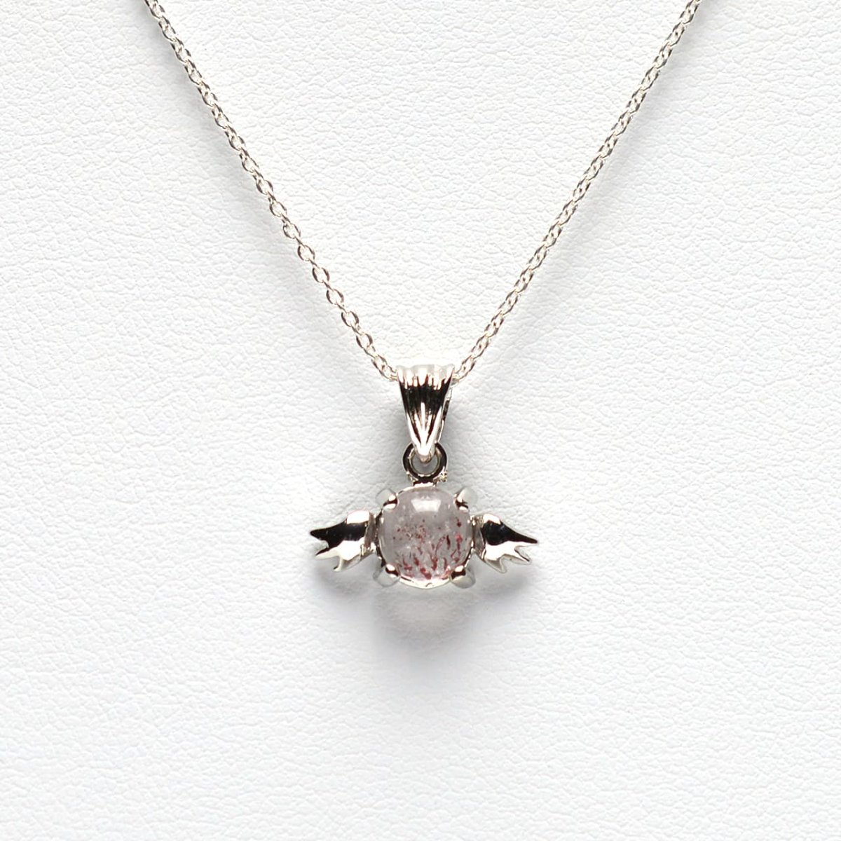 画像3: レピドクロサイトインクォーツ(ファイヤークォーツ、ハーレクインクォーツ) - 天使型、約1g、シルバー925あずきチェーン45cm【ケース付】 (3)