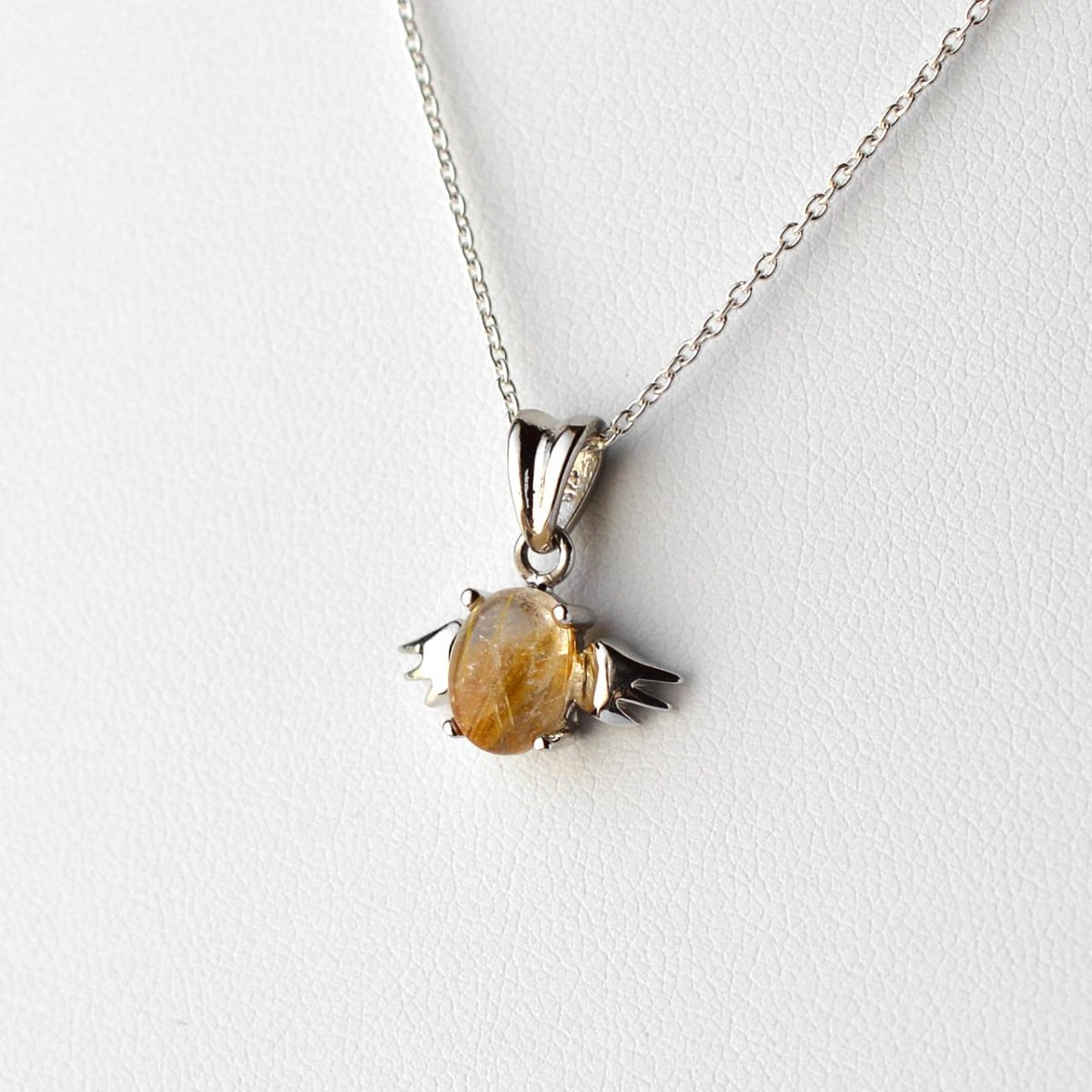 画像4: ゴールドルチルクォーツ - 天使型、約1g、シルバー925あずきチェーン45cm【ケース付】 (4)