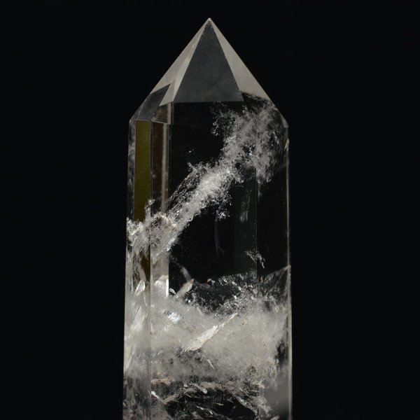 mari53 天然石 黒色 六角柱 ポイント 木製台座付き 水晶ポイント六角柱 - 約12.3cm【台座付】 | 天然石置物類のご購入