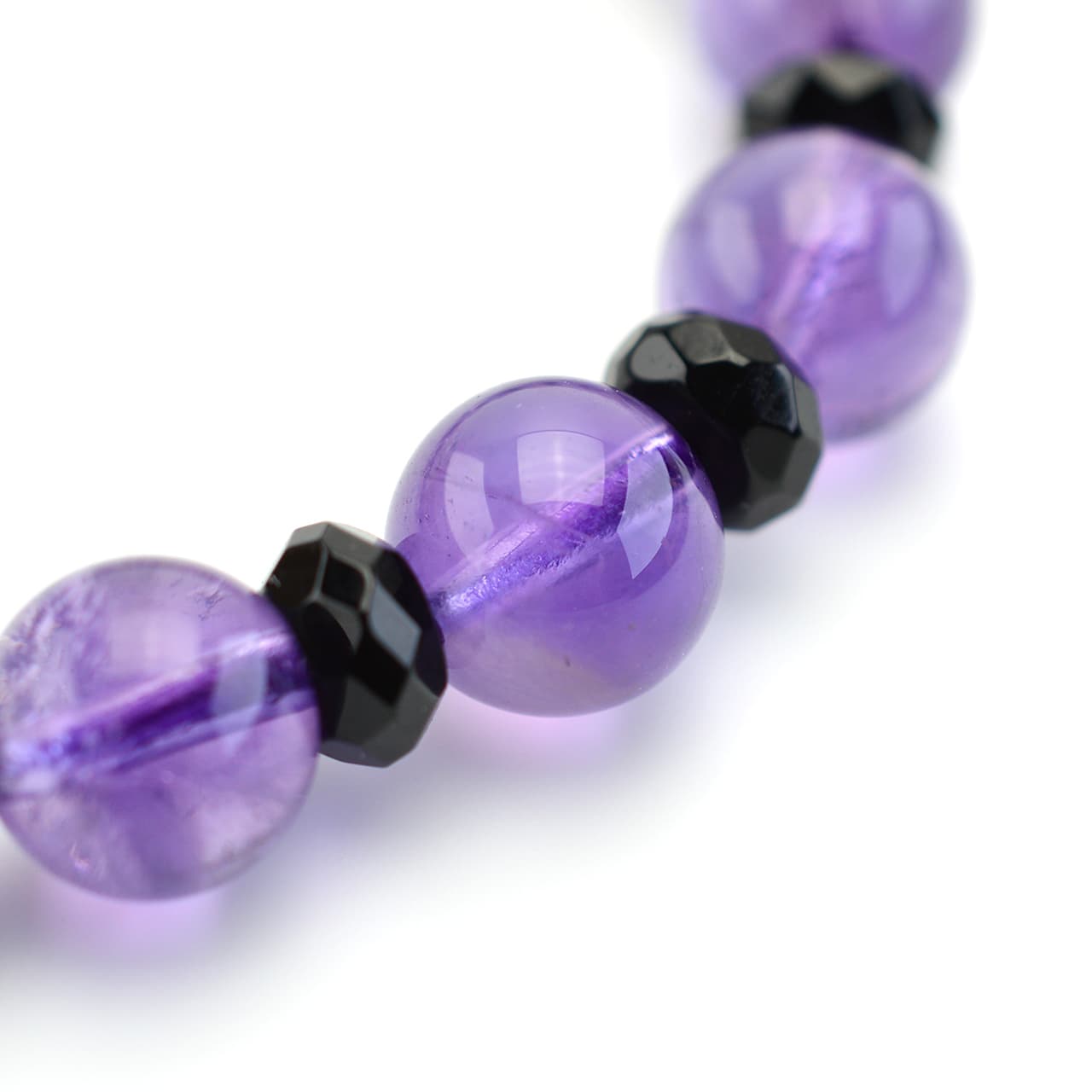 ラベンダーアメジスト(紫水晶)、カットオニキス - 8mm玉、サイズ15cm